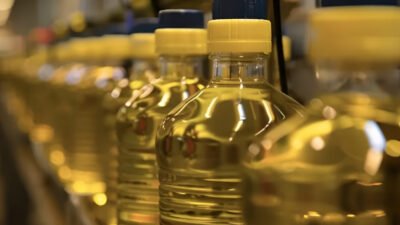 Ilustrasi - Harga minyak goreng meroket tajam di 224 wilayah Indonesia. Cek rincian harga minyak curah, kemasan premium, hingga Minyakita hari ini selengkapnya. (Dok. Ist)