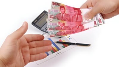 Ilustrasi - BRI menawarkan pinjaman KUR plafon lima juta rupiah dengan cicilan super ringan mulai seratus ribuan. Cek syarat dan cara daftarnya di sini. (Dok. Ist)