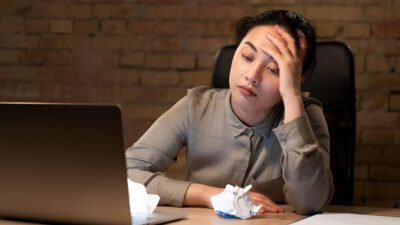 Ilustrasi - angan biarkan tubuh lemas menghambat aktivitas Anda. Simak cara efektif atasi low energy agar semangat kembali optimal dan produktivitas harian meningkat. (Dok. Ist)