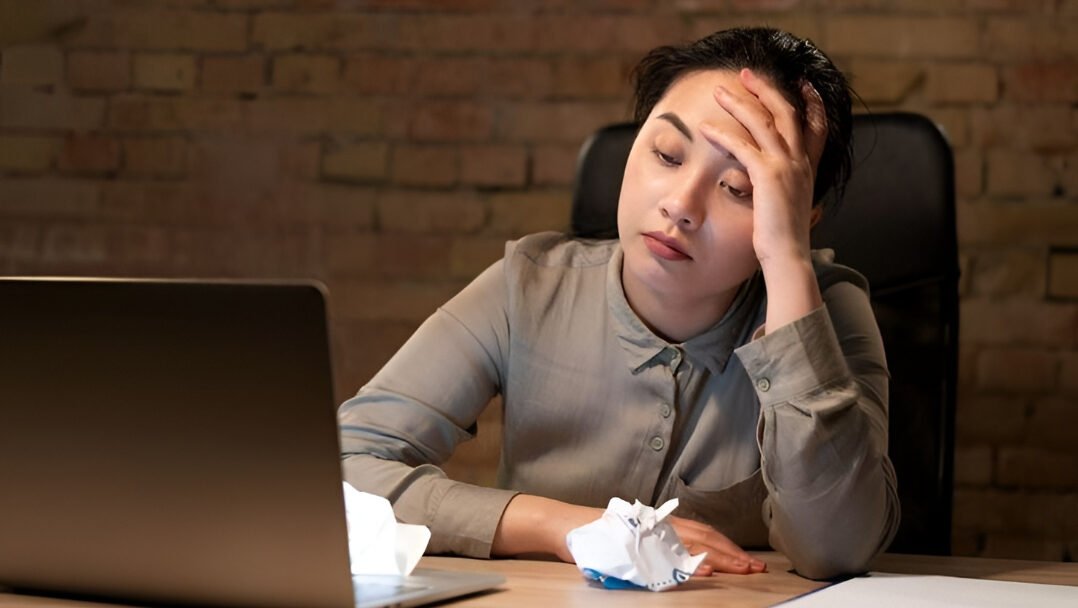 Ilustrasi - angan biarkan tubuh lemas menghambat aktivitas Anda. Simak cara efektif atasi low energy agar semangat kembali optimal dan produktivitas harian meningkat. (Dok. Ist)