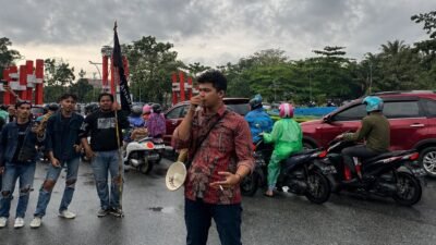 "Menjelang Hari Buruh Internasional (May Day) 2026, IMM Pontianak lontarkan kritik keras ke Pemprov Kalbar terkait upah tak layak dan minimnya perlindungan pekerja."