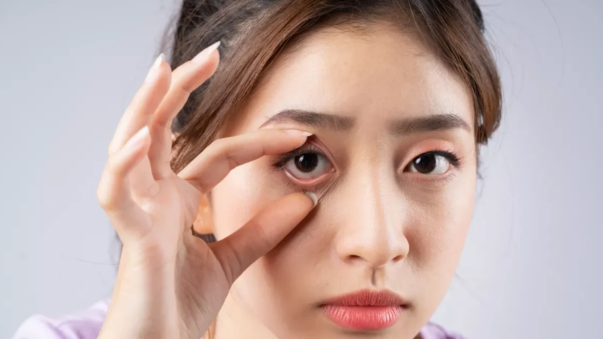 "Sudahkah kamu tahu bentuk matamu? Kenali 5 jenis bentuk mata mulai dari almond hingga hooded eyes untuk menentukan gaya riasan yang tepat."