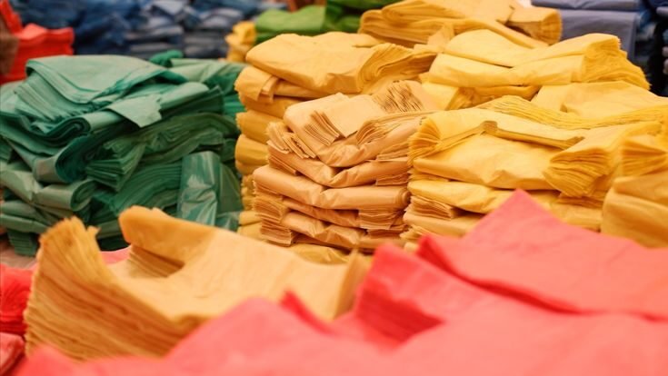 Ilustrasi - Industri manufaktur China hadapi kelangkaan bahan baku plastik. Simak dampak kenaikan harga biji plastik dan langkah pemerintah dalam mengamankan pasokan. (Dok. Ist)