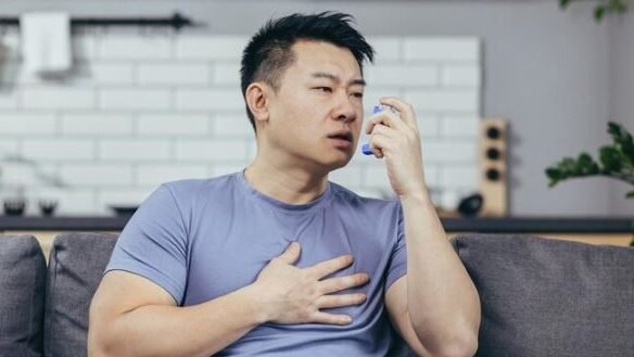 "Sering merasa napas pendek atau ngos-ngosan padahal tidak memiliki riwayat asma? Jangan diabaikan, ketahui berbagai alarm bahaya dari tubuh yang memicu kondisi ini."