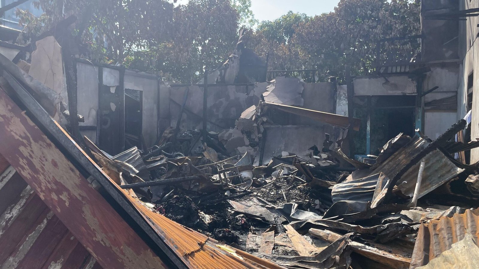 "Penjelasan mengenai alasan penting mengapa karya jurnalistik wajib dilindungi hak cipta untuk mencegah pencurian konten dan menjaga nilai ekonomi."