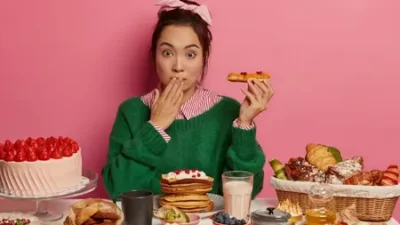 "Pernah merasa mual setelah makan manis tapi kuat ngemil asin seharian? Simak penjelasan ilmiah mengenai kejenuhan sensorik hingga mekanisme insulin tubuh."