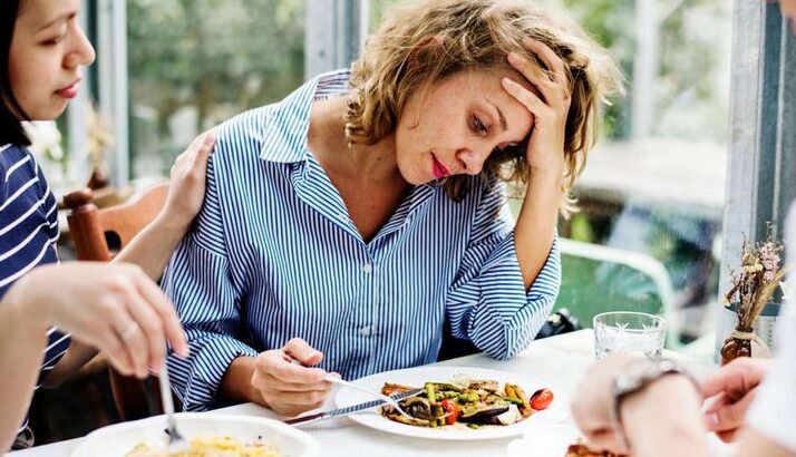 "Sedang berduka dan sulit makan? Simak penjelasan ilmiah mengenai hormon stres dan respons tubuh yang menyebabkan nafsu makan hilang saat rasa kehilangan melanda."