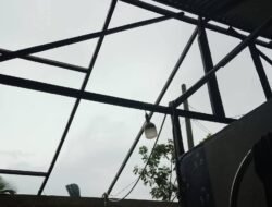 Angin Kencang Terjang Paron, Cuaca Ekstrem di Ngawi Rusak Atap Rumah Warga