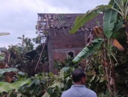 Angin Kencang di Gunem Rembang Rusak Belasan Bangunan Warga