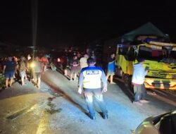 Berawal dari Pelanggaran Jalur, Tiga Truk Hancur dalam Tabrakan di Sekadau