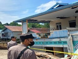 Fondasi Rapuh dan Tanah Bergeser, Rumah Amblas di Sekadau Telan Kerugian Ratusan Juta