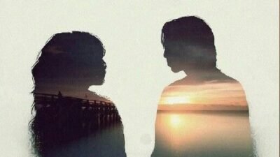 "Lagu ini sering bikin pendengarnya baper. Simak makna mendalam di balik lagu Garis Terdepan karya Fiersa Besari yang memotret pahitnya terjebak cinta sepihak."