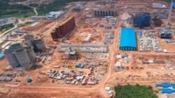 "Megaproyek hilirisasi PT Inalum senilai miliaran dolar di Mempawah menyasar pembebasan lahan dan rencana pembangunan PLTU yang berpotensi berdampak pada ruang hidup warga."