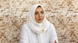 "Profesi hukum tak lagi didominasi laki-laki. Kehadiran advokat perempuan di ruang sidang terbukti membawa pendekatan empatik dan perspektif baru dalam keadilan."