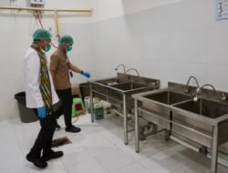 Tinjau Fasilitas Gizi di Pontianak, Menko Polkam Pastikan Standar Dapur dan Serapan Produk Lokal
