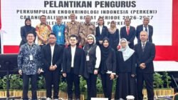 Para pengurus Perkumpulan Endokrinologi Indonesia (PERKENI) Cabang Kalimantan Barat berfoto bersama usai acara pelantikan periode 2026-2027. (Dok. HO/Faktakalbar.id)