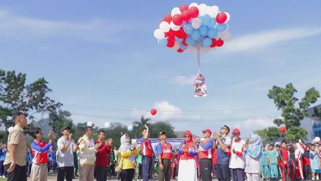 Rangkaian Gebyar Hardiknas 2026 di Singkawang resmi dibuka. Berbagai lomba digelar mulai futsal hingga marching band untuk cetak generasi Indonesia Emas 2045.