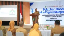 Wakil Gubernur Kalimantan Barat saat memberikan arahan dalam pembukaan kegiatan Pelatihan Dasar Calon Pegawai Negeri Sipil di lingkungan pemerintah provinsi.