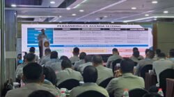 Kepala Divisi Humas Polri Irjen Pol. Johnny Eddizon Isir saat memberikan arahan strategis dalam pembukaan Rapat Kerja Teknis Humas Polri di Jakarta.