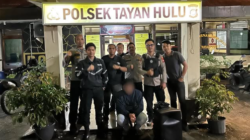 Aparat kepolisian dari Polsek Tayan Hulu mengamankan tersangka curat beserta barang bukti pengeras suara milik gereja yang sempat digadaikan.