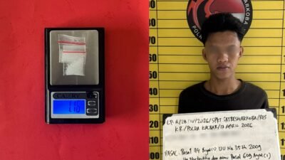 Tersangka beserta sejumlah barang bukti narkotika jenis sabu dari hasil penggerebekan di Kecamatan Sungai Kakap. (Dok. HO/Faktakalbar.id)