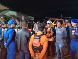 Tim SAR Cari Pemuda Tenggelam di Sungai Sambas Kecil Usai Temukan Motor di Bawah Jembatan