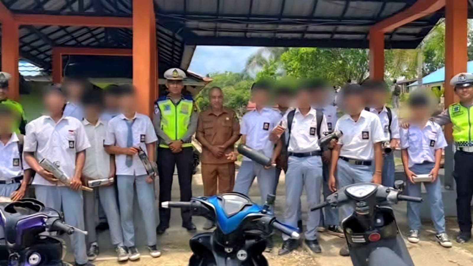 Satlantas Polres Bengkayang sita puluhan knalpot brong di Bengkayang milik pelajar SMKN 1.