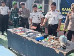 Razia Blok Hunian, Petugas Gabungan Sita Enam Ponsel dalam Penggeledahan Rutan Sanggau