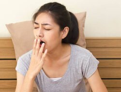 Sudah Tidur Lebih Awal Tapi Tetap Mengantuk Seharian? Ternyata Ini Penyebabnya