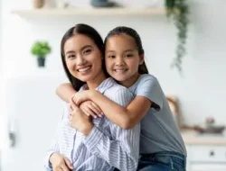 Cermin Pertama Kehidupan, Ini Peran Vital Ibu dalam Membentuk Mental Anak Perempuan