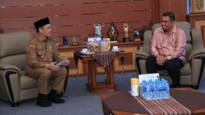 Gubernur Kalimantan Barat Ria Norsan saat menerima kunjungan delegasi bidang pendidikan dari Kedutaan Besar Malaysia di Pontianak.