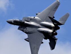 Amerika Serikat Berhasil Selamatkan Co-Pilot F-15E yang Jatuh di Iran