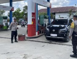 Polsek Sekayam Sidak SPBU, Pastikan Stok BBM di Perbatasan Sanggau Aman