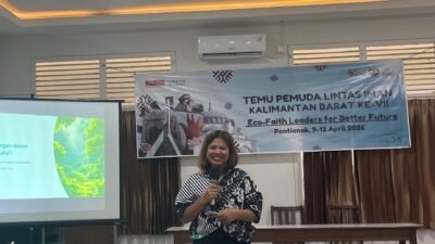 "Tokoh agama Baha'i, Suyanti April, memaparkan pentingnya keseimbangan kemajuan materi, intelektual, dan spiritual demi peradaban dunia dalam dialog TEPELIMA Kalbar ke-7."