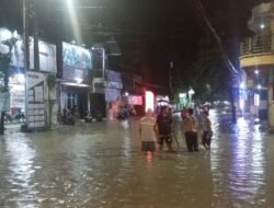 Satu Warga Tewas Tersetrum, Ratusan Rumah Terendam Akibat Banjir di Cepu Blora