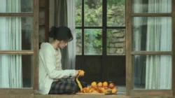 "Merasa lelah dengan ritme hidup yang serba cepat? Temukan ketenangan dan makna hidup sederhana melalui enam rekomendasi film bertema slow living berikut ini."