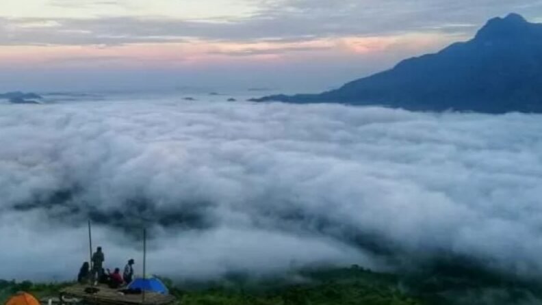 "Ingin hidup lebih tenang? Simak rekomendasi kabupaten untuk gaya hidup slow living di Kalimantan Barat mulai dari Bengkayang hingga Kapuas Hulu."