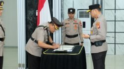Kapolda Kalimantan Barat Irjen Pol Pipit Rismanto saat memimpin upacara serah terima jabatan Inspektur Pengawas Daerah di Balai Kemitraan Polda Kalbar.