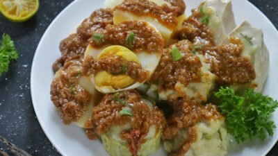 Ilustrasi - Resah dengan isu siomay ikan sapu-sapu? Jangan sampai tertipu! Kenali cara mudah membedakan siomay ikan tenggiri asli dari aroma, tekstur, hingga warnanya. (Dok. Ist)