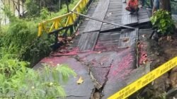 Kondisi tebing jalan dan jembatan di kawasan Muara Gaduh, Desa Mungguk, Kecamatan Sekadau Hilir, yang mengalami longsor akibat hujan deras pada Kamis (2/4/2026) pagi.