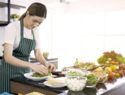 Terapi Dapur: Alasan Mengapa Memasak Sangat Efektif untuk Menghempaskan Amarah