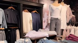 Ilustrasi - Hollister resmi guncang Jakarta dengan buka toko pertama di PIM 1. Simak koleksi kain fleece super lembut dan denim kasualnya secara aktif di sini. (Dok. Ist)