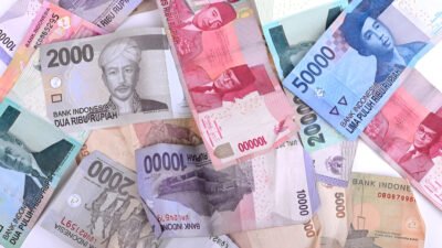 Ilustrasi - Cek daftar uang Rupiah kertas dan logam yang sudah tidak berlaku lagi. Segera tukarkan ke Bank Indonesia sebelum batas waktu penukaran berakhir. (Dok. Ist)