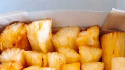 Ilustrasi - Pelajari kandungan kalori ubi goreng tepung yang tinggi dan risikonya bagi berat badan. Simak tips cara sehat mengonsumsi ubi tanpa takut jadi gemuk. (Dok. Ist)