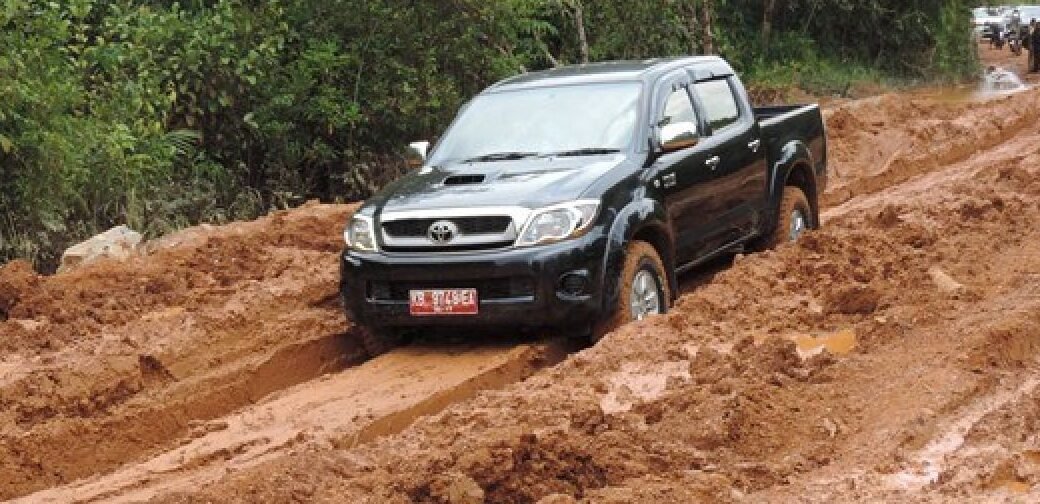 "ILUSTRASI - Video viral bocah di Sintang kritik jalan rusak yang disebut milik Gubernur Kalbar ternyata salah sasaran. Bupati Sintang sampaikan permohonan maaf ke Gubernur."
