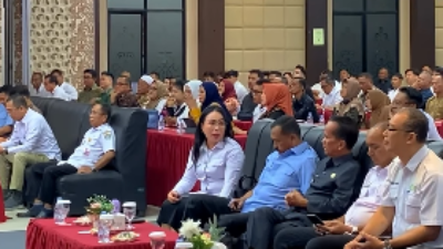 Wakil Bupati Sanggau, Susana Herpena, saat menghadiri rapat pengarahan dan evaluasi pelaksanaan pemenuhan gizi masyarakat bersama satuan tugas gabungan di Sintang, Rabu (1/4/2026).