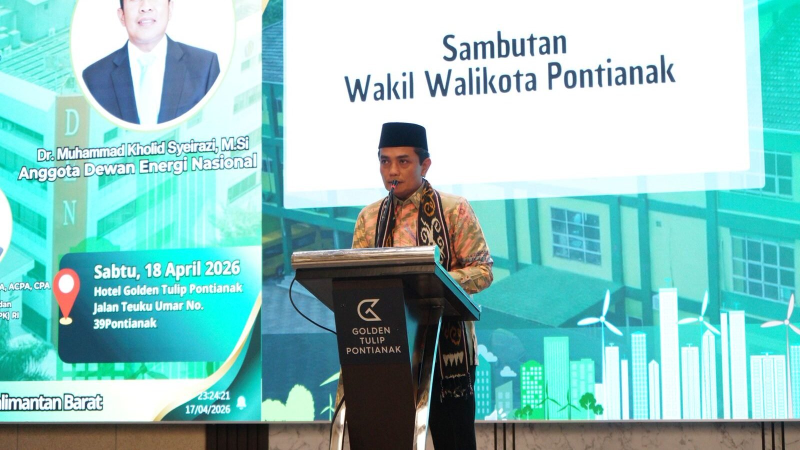 Wakil Wali Kota Pontianak, Bahasan, tengah memberikan sambutan saat membuka acara Seminar Nasional Energi Terbarukan yang digelar di Hotel Golden Tulip Pontianak. (Dok. HO/Faktakalbar.id)