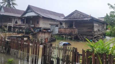 Bencana banjir di Kabupaten Bone merendam lima kecamatan dan menelan dua korban jiwa usai hujan deras mengguyur wilayah tersebut selama dua hari berturut-turut.