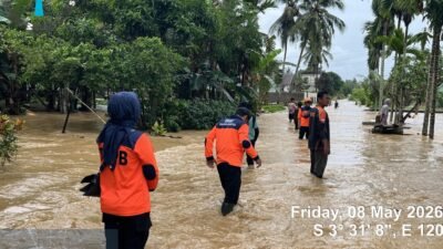 Banjir merendam puluhan rumah dan ruas jalan di empat desa di Kecamatan Larompong dan Larompong Selatan, Kabupaten Luwu, Sulawesi Selatan, pada Jumat (8/5). BPBD Kabupaten Luwu telah melakukan penanganan di lokasi terdampak. (Dok. BPBD Kabupaten Luwu)