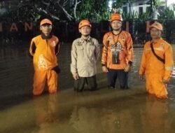 Imbas Luapan Kali Krukut Belasan RT Terendam Banjir di Jakarta Selatan